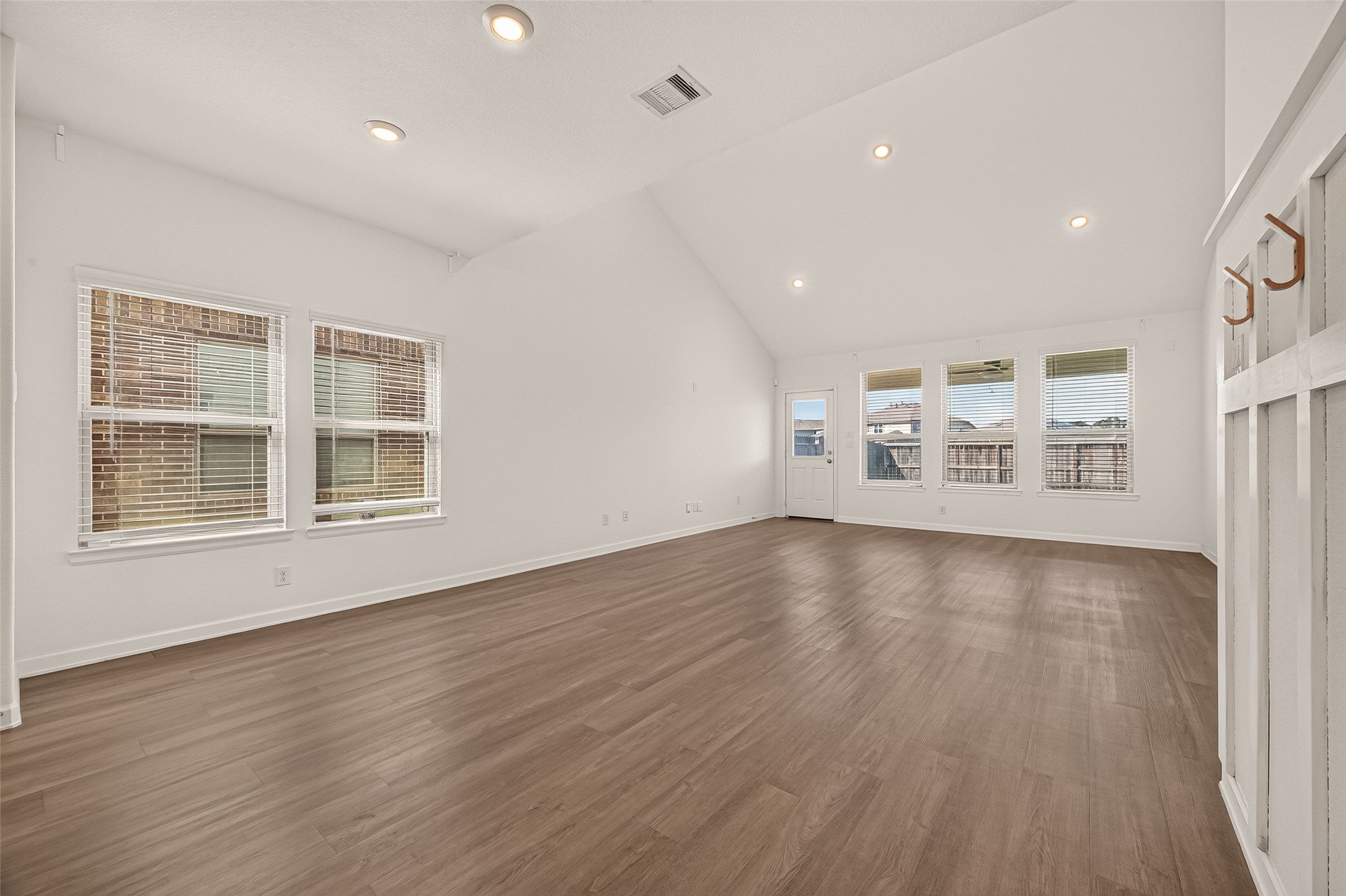 3302 Driftwood Meadow Lane Property Photo 15