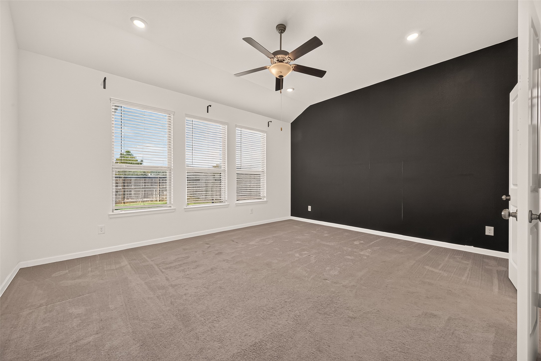 3302 Driftwood Meadow Lane Property Photo 32