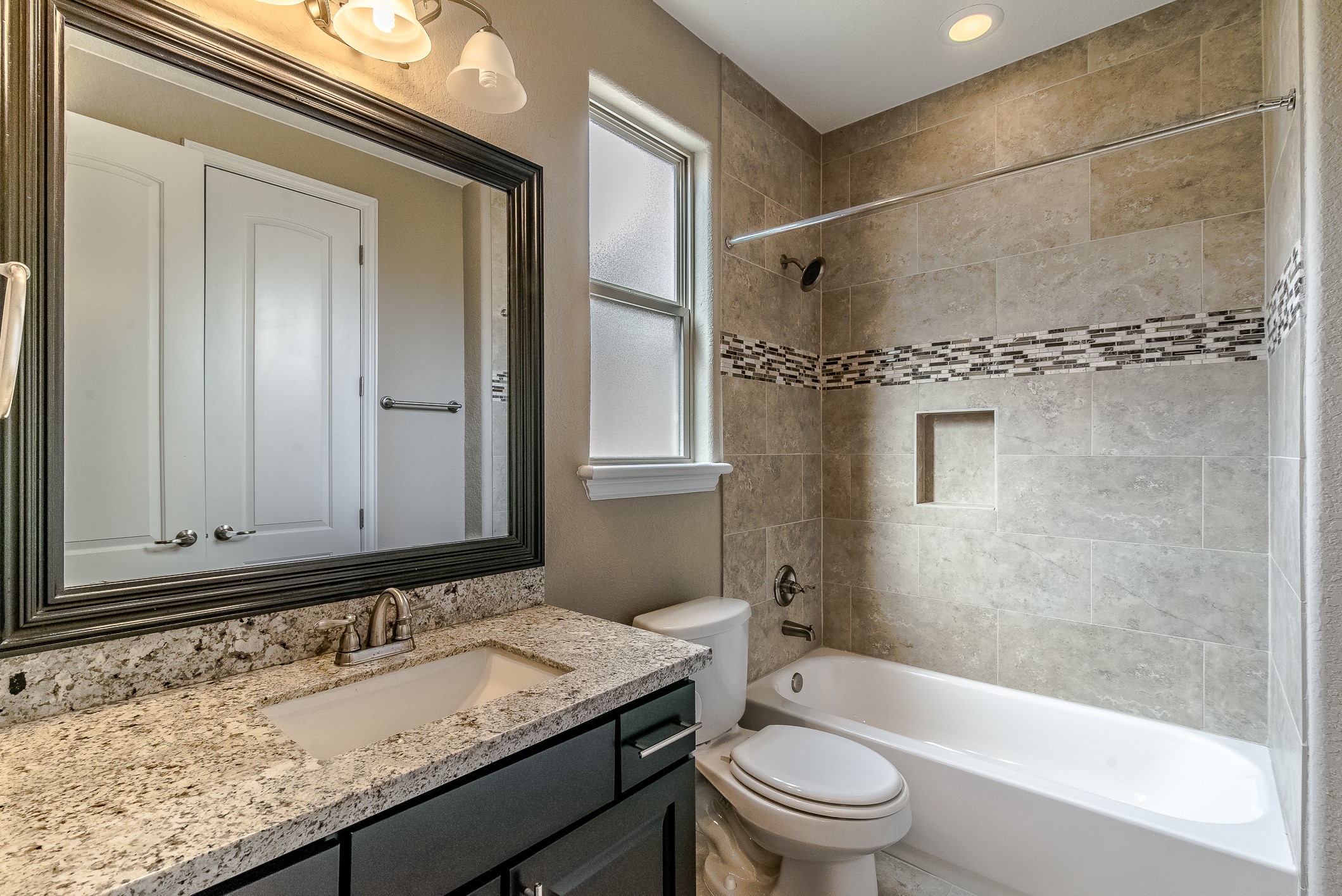 1610 Knox Street A Property Photo 7