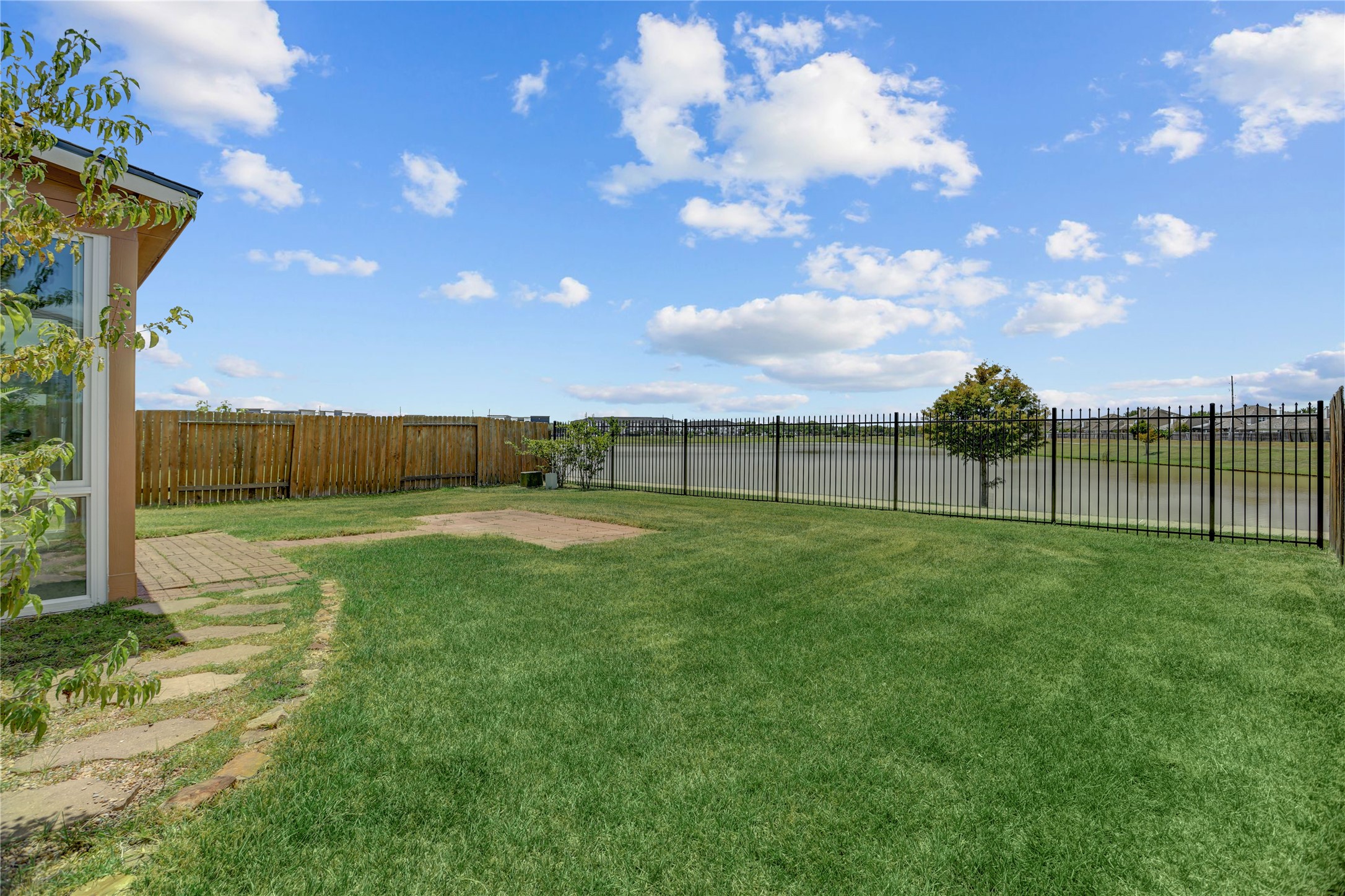 5119 Waterview Meadow Drive Property Photo 1