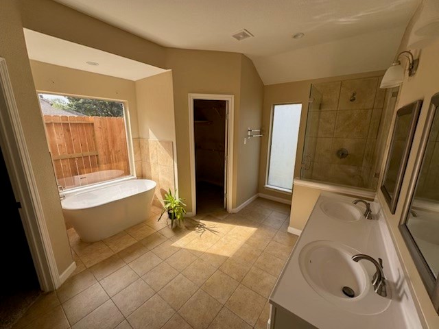 7723 Thorncreek Way Property Photo 5