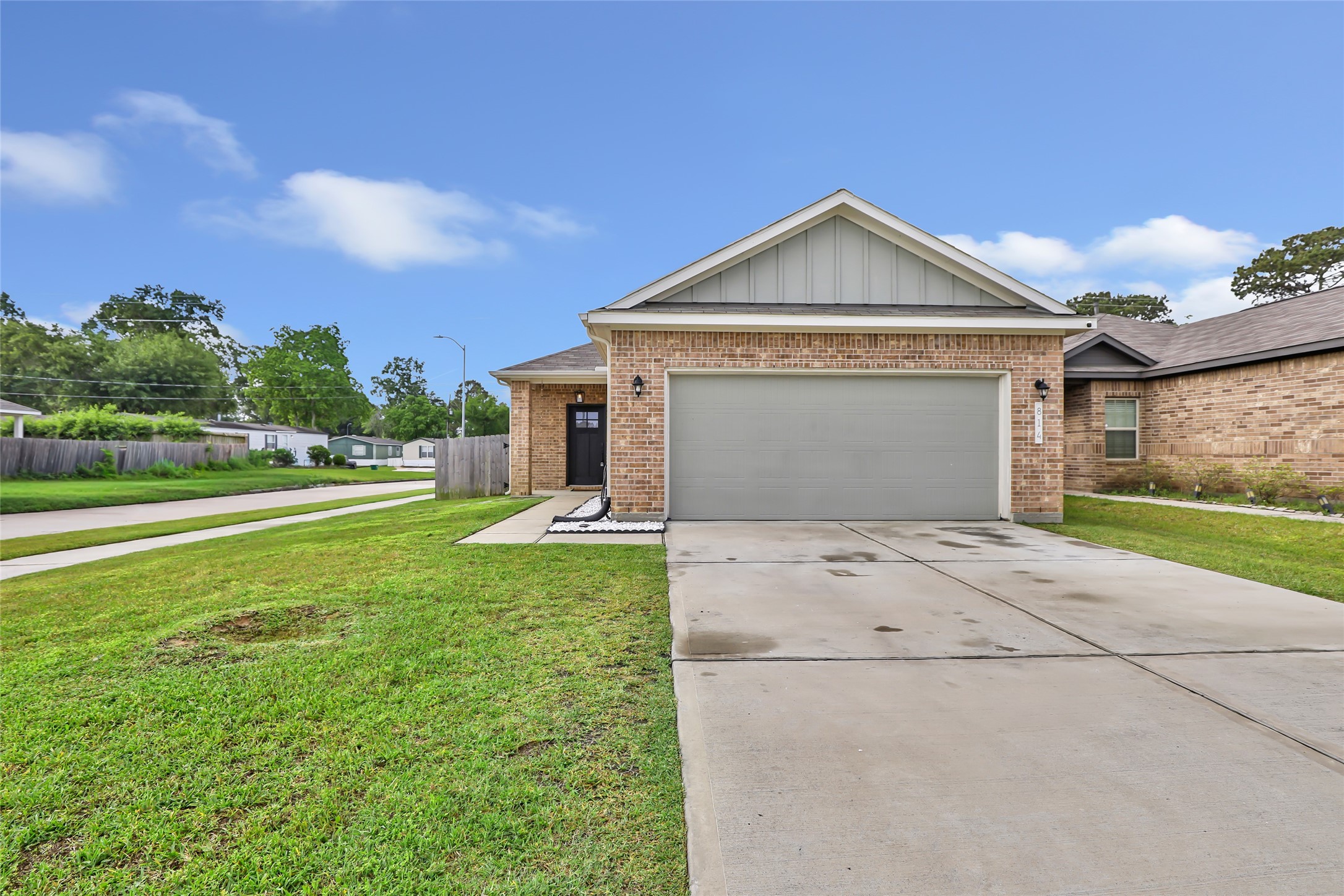814 Redinger Ridge Drive Property Photo 1