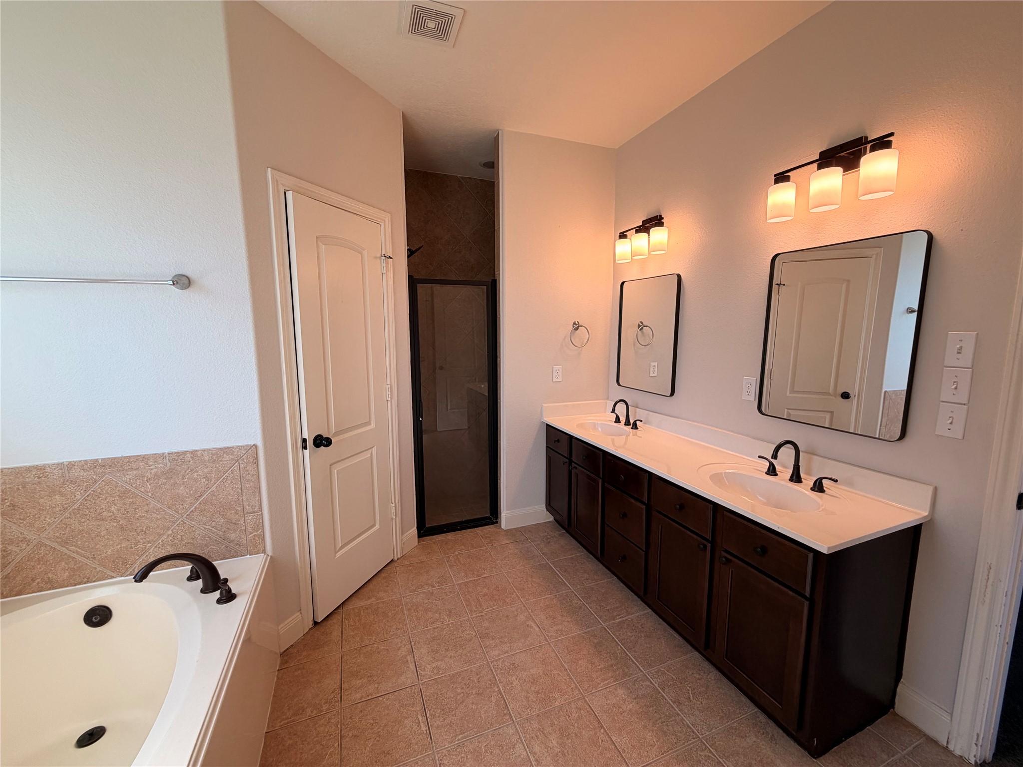 7718 Veranda Drive Property Photo 6