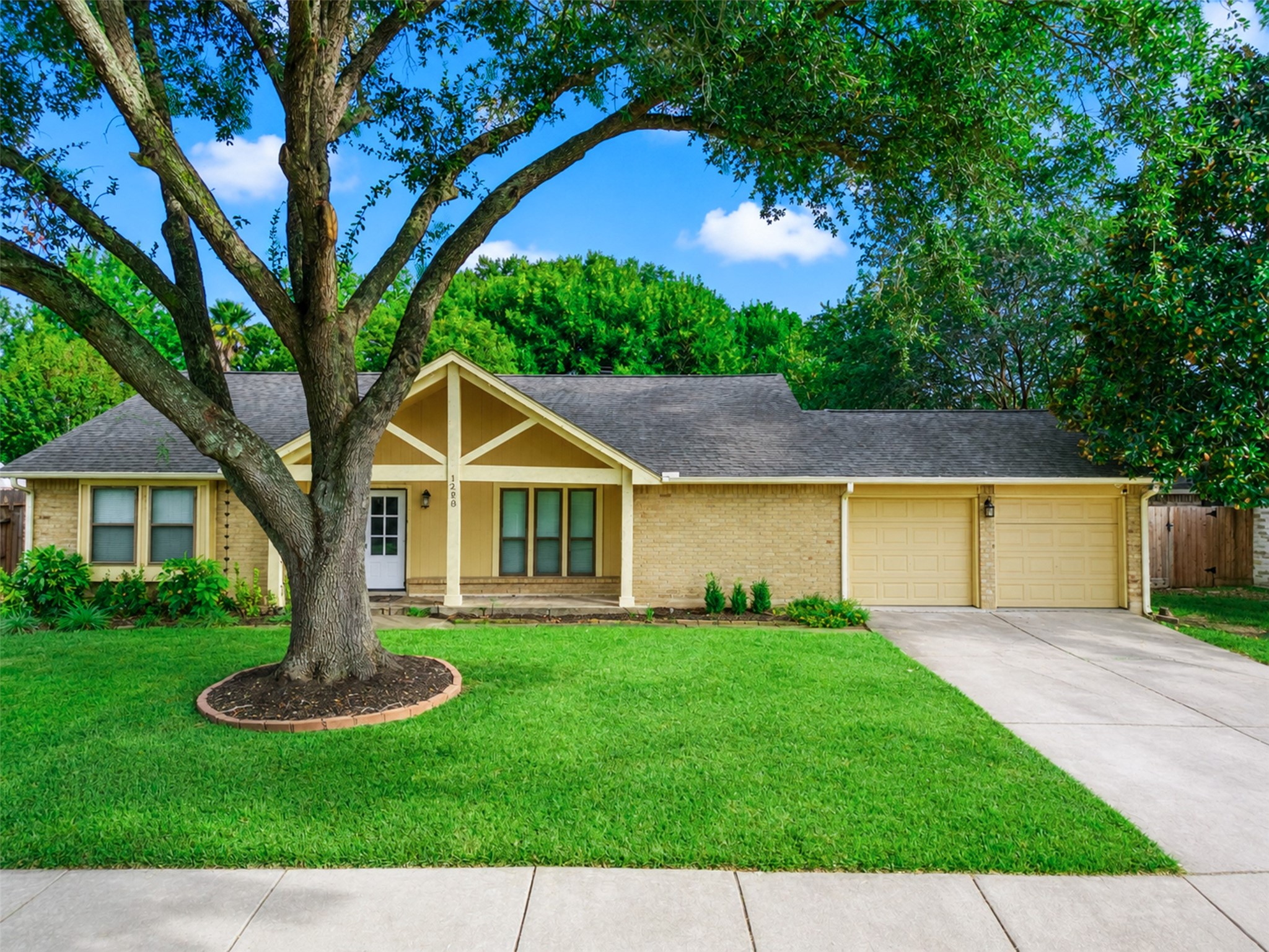 1208 Piney Woods Drive Property Photo 1