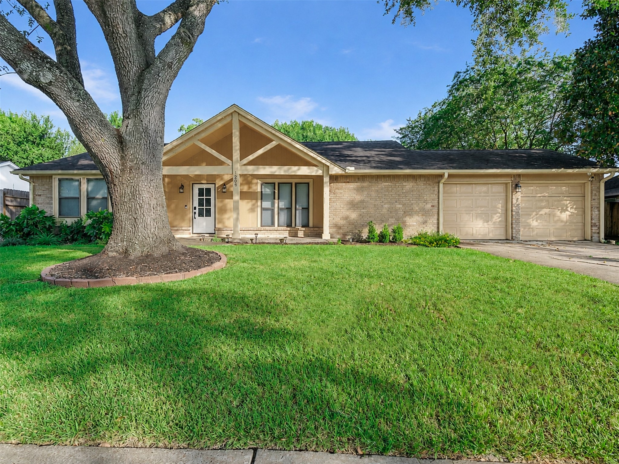1208 Piney Woods Drive Property Photo 10