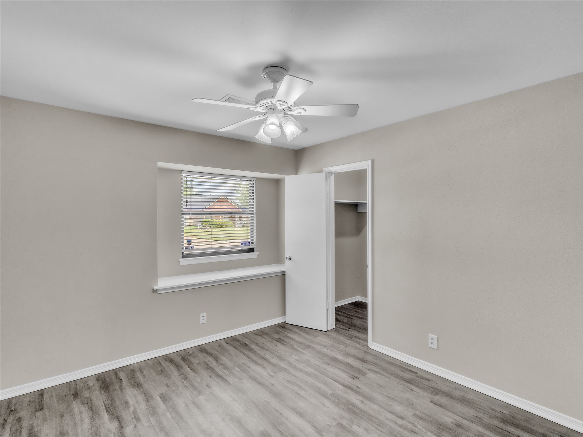 14010 Foxford Way Property Photo 11