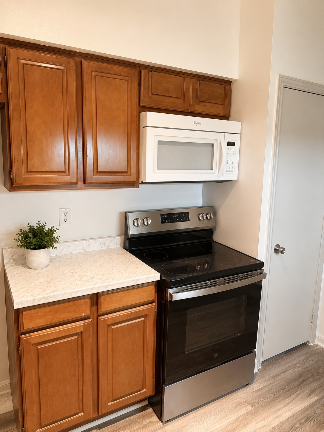 2425 Underwood Street 353 Property Photo 7