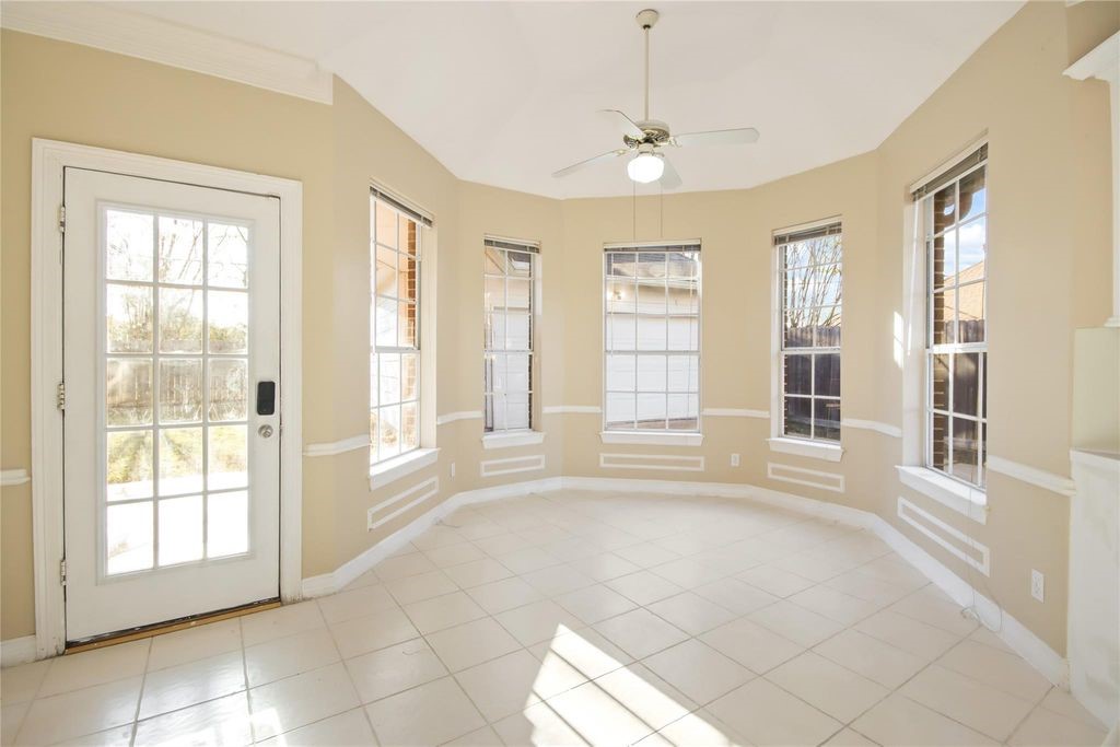 8411 Rockford Hall Drive Property Photo 9