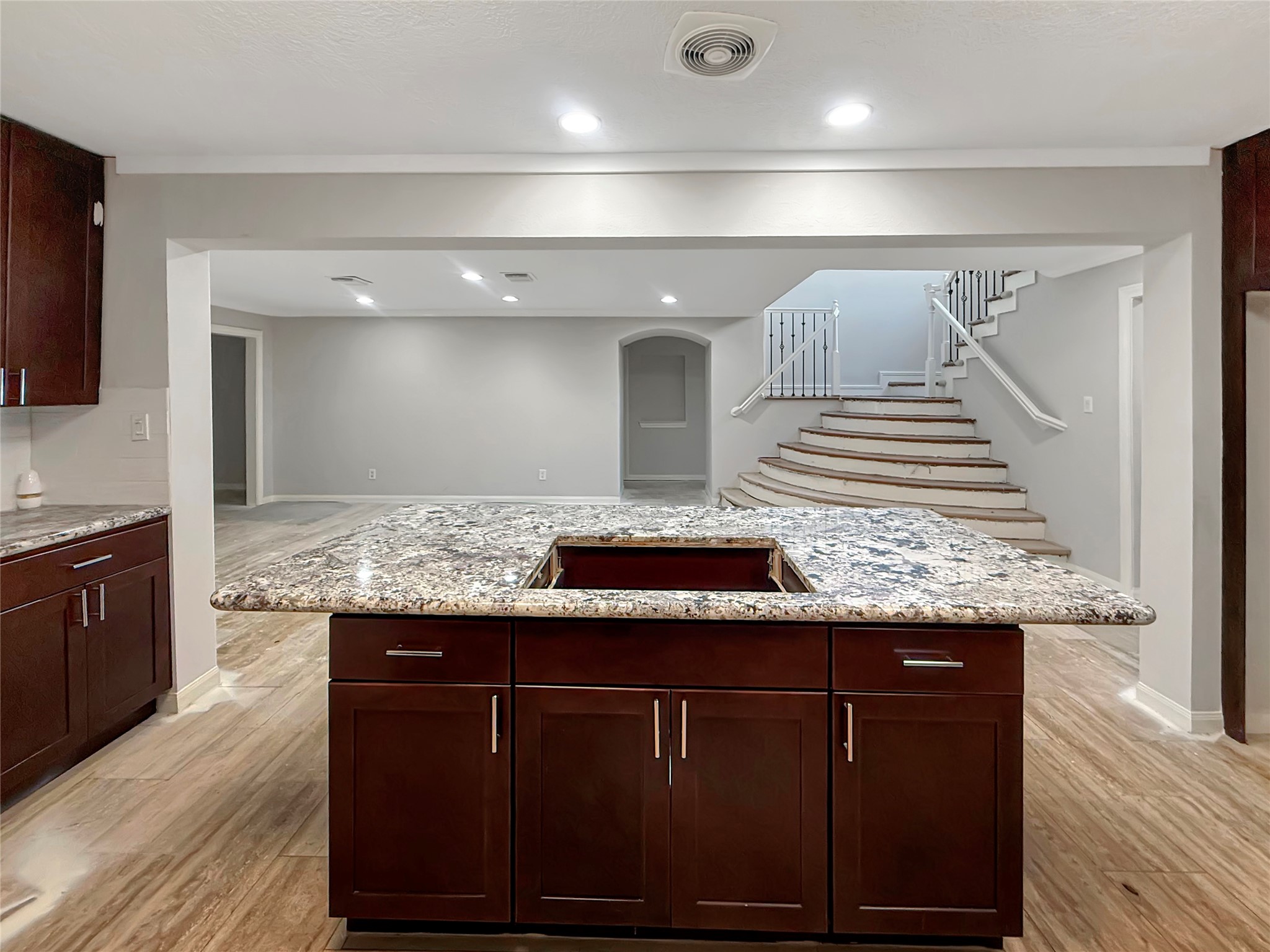 4319 Woodvalley Drive Property Photo 11