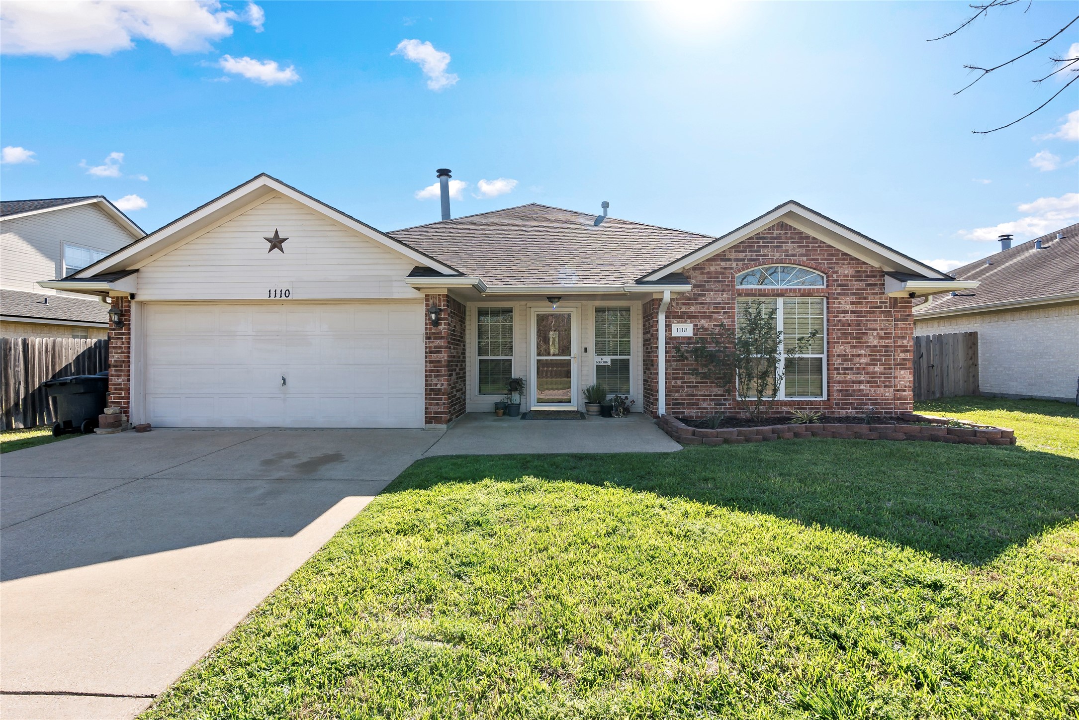 1110 Chesapeake Lane Property Photo