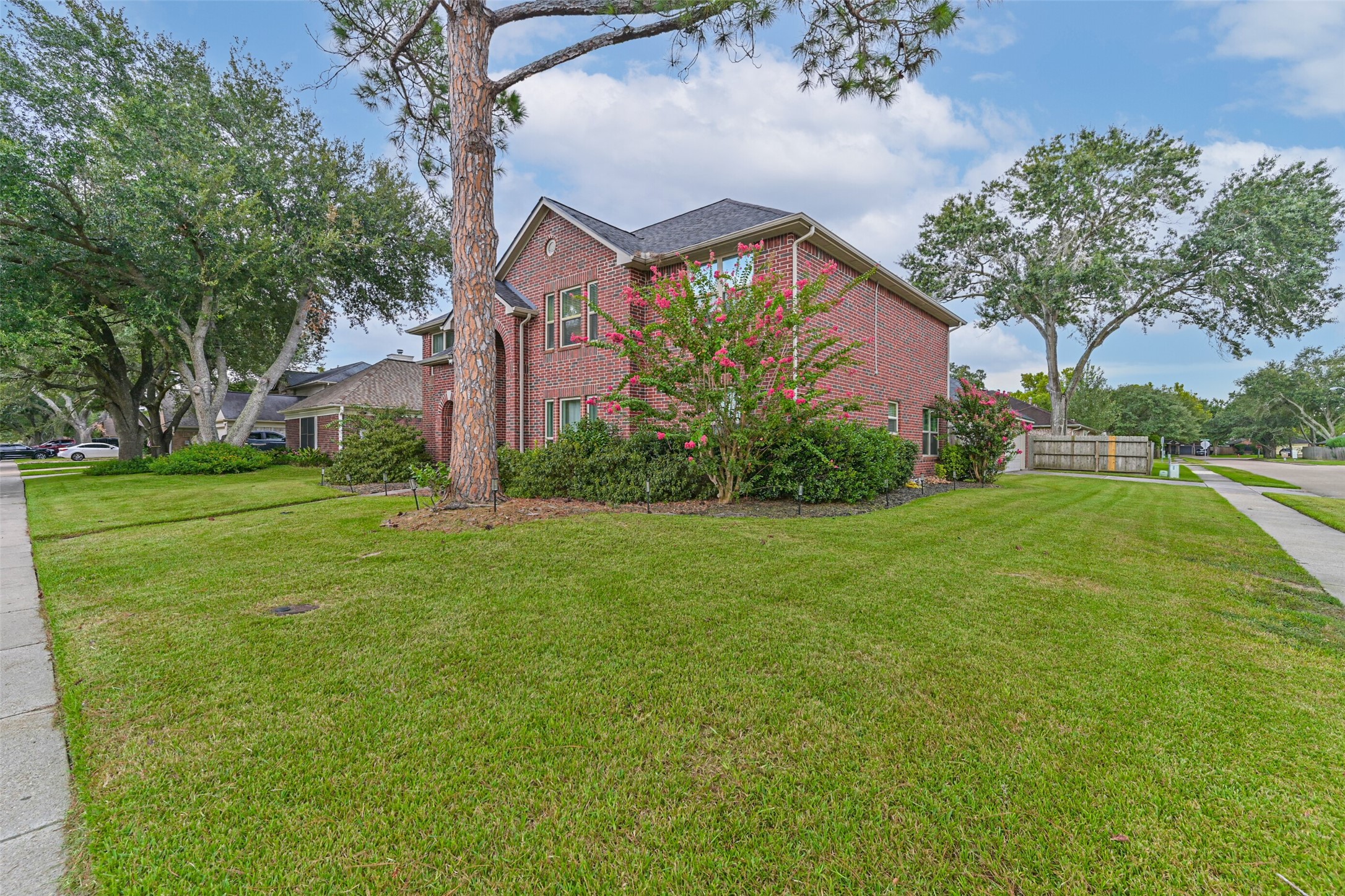 2115 Aberdeen Drive Property Photo 3