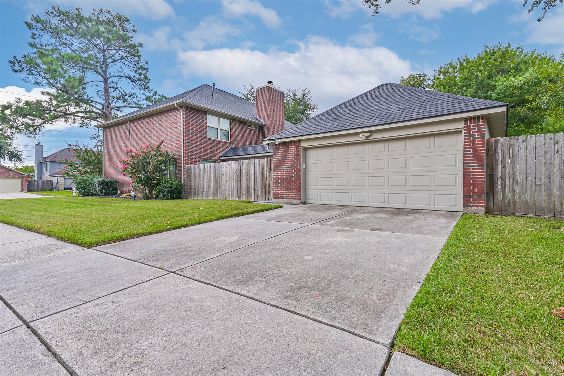 2115 Aberdeen Drive Property Photo 4