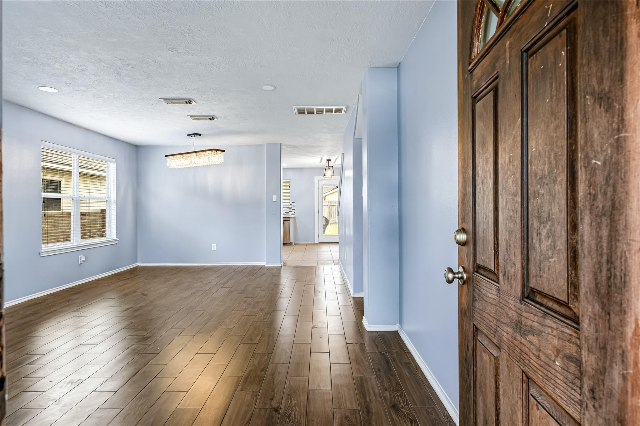 1435 Stone Bluff Drive Property Photo 3