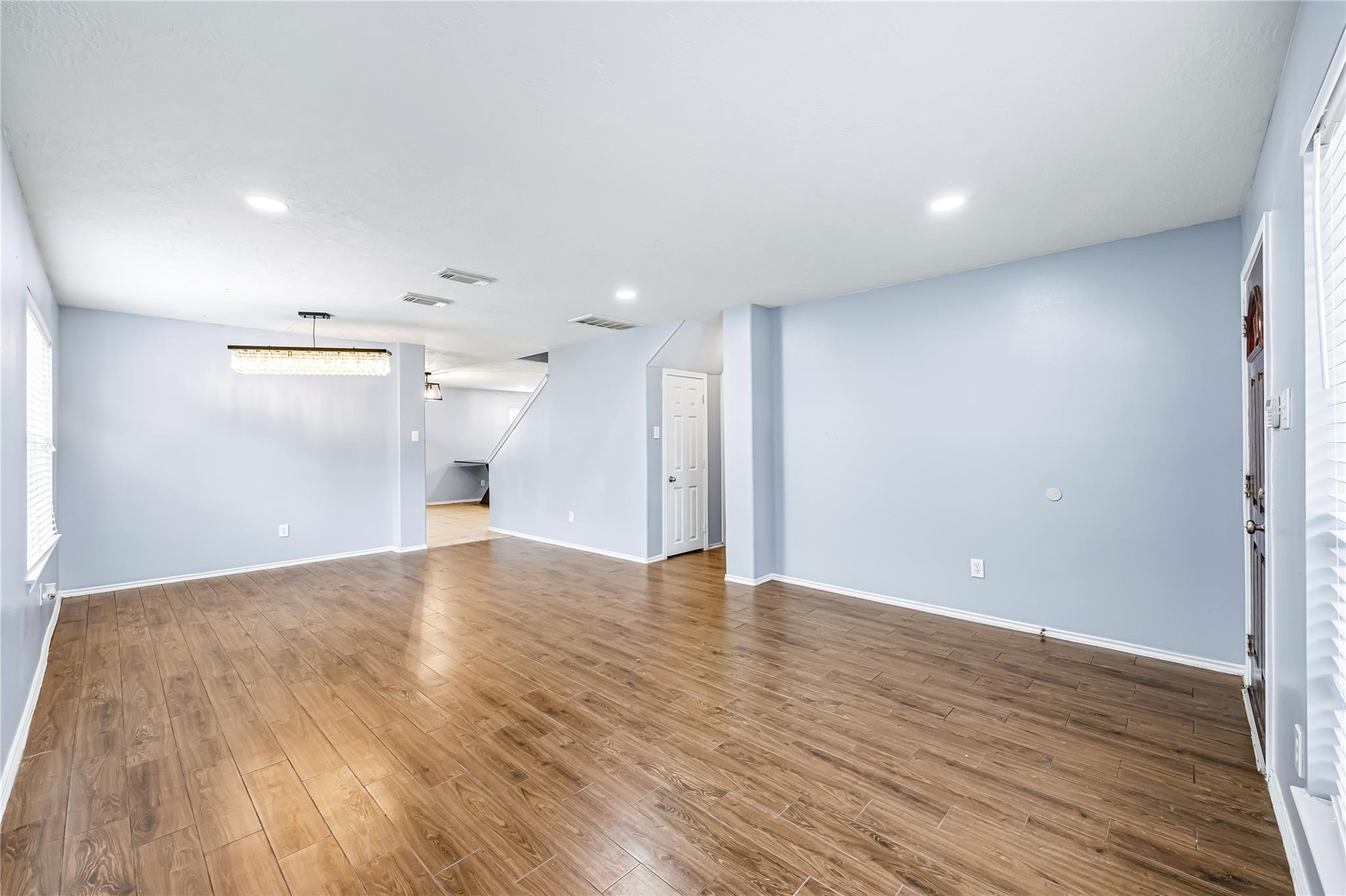 1435 Stone Bluff Drive Property Photo 4