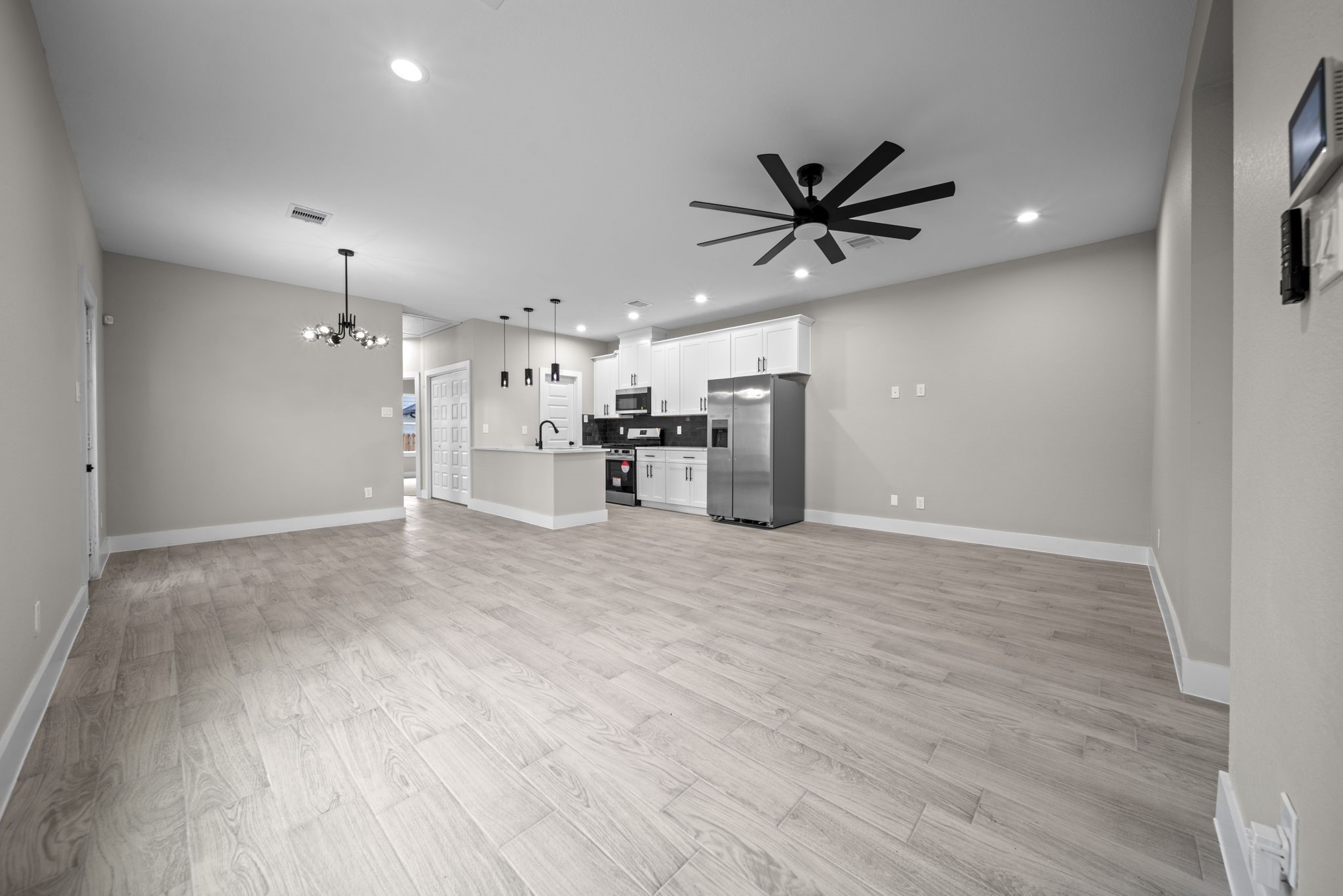 929 Green Meadow Lane B Property Photo 4