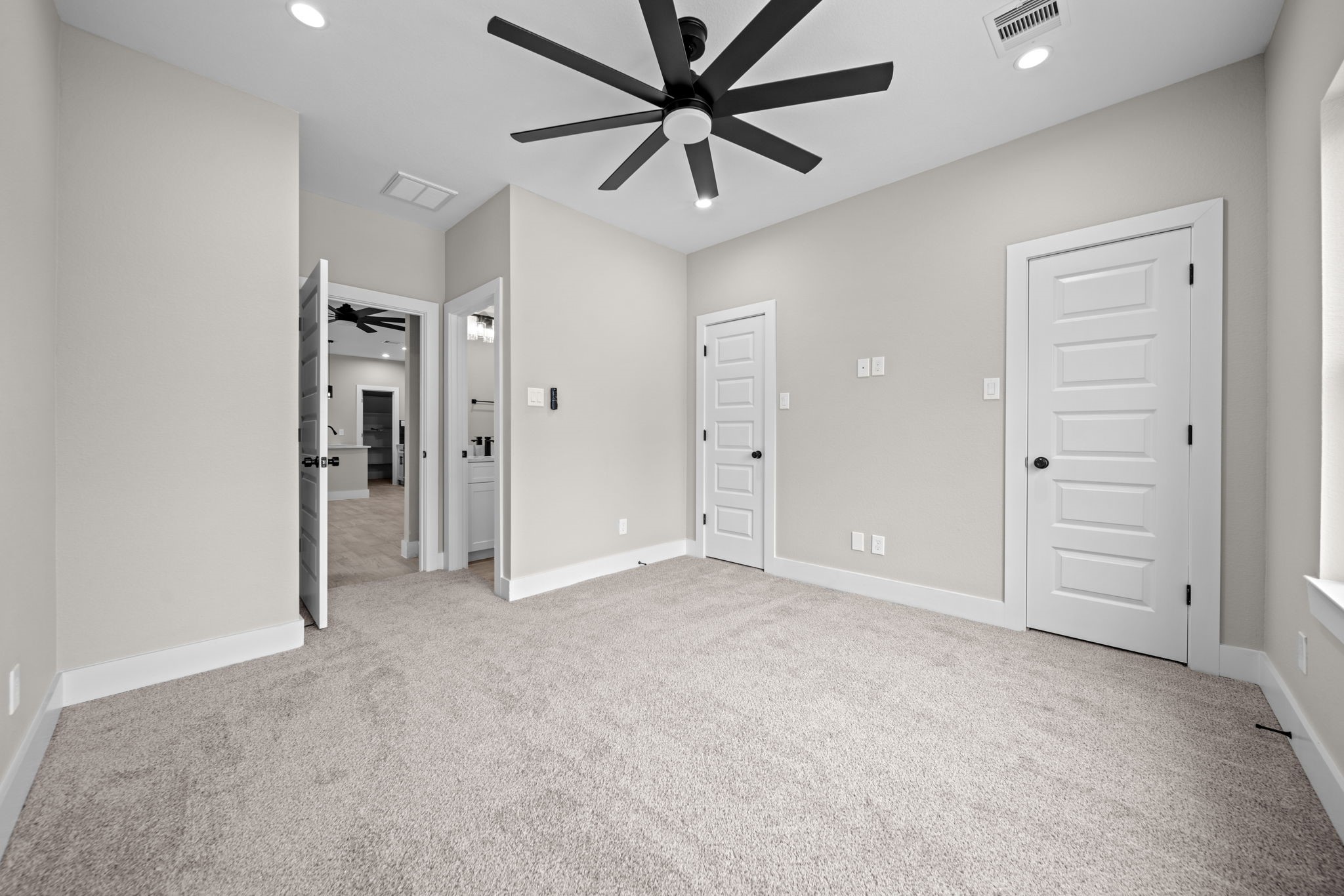 929 Green Meadow Lane B Property Photo 11
