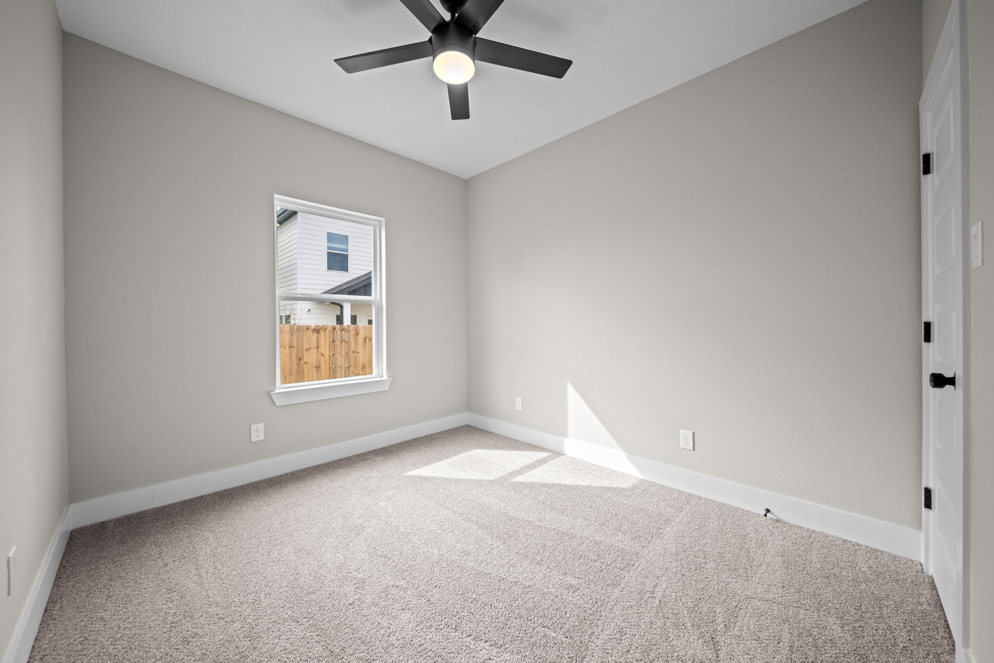 929 Green Meadow Lane B Property Photo 15