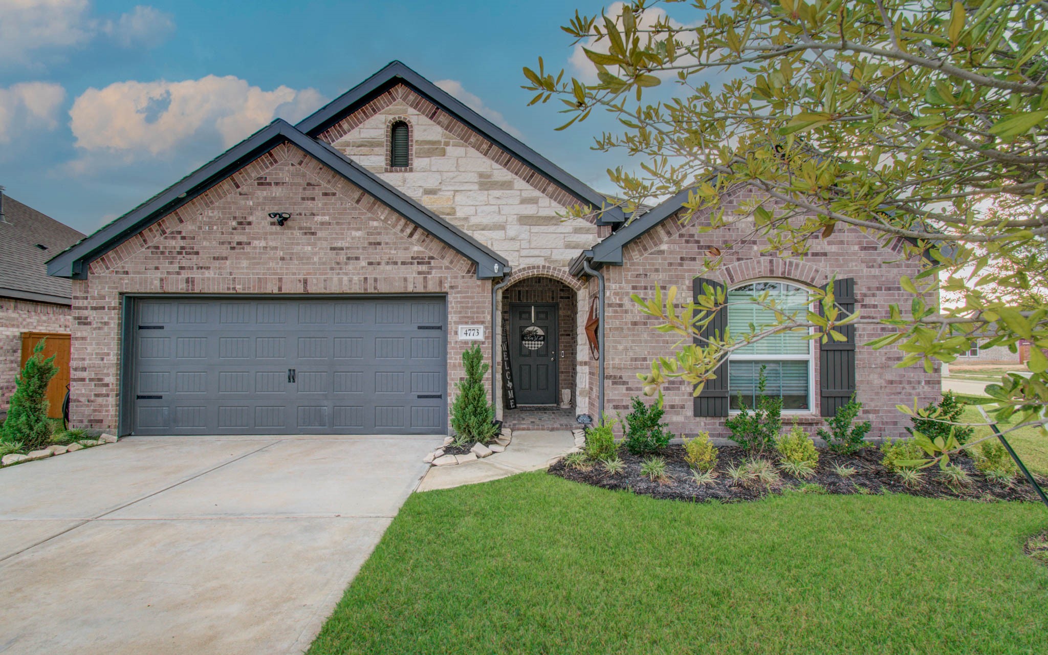 4773 Peony Green Drive Property Photo 4