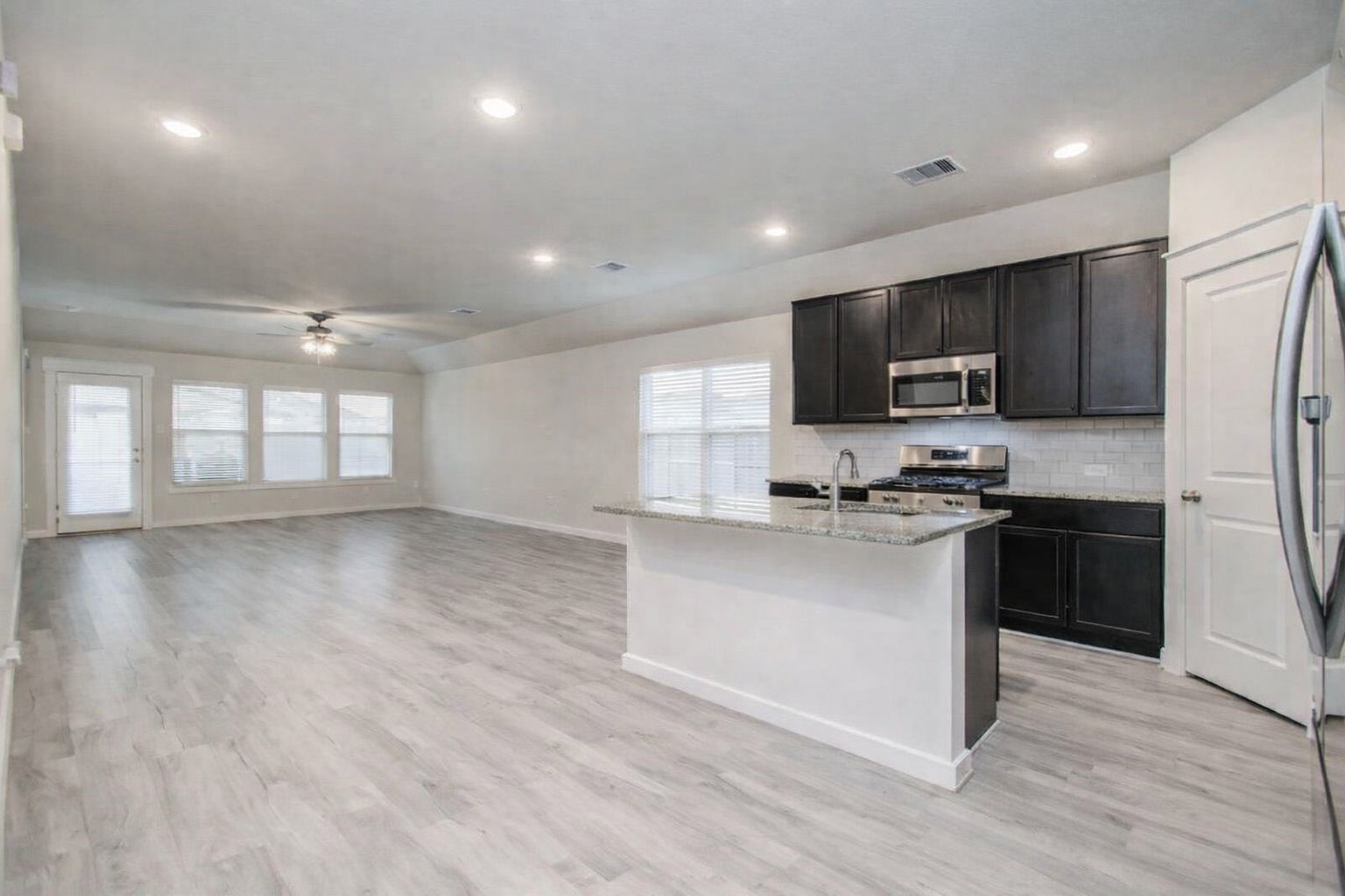 4773 Peony Green Drive Property Photo 9
