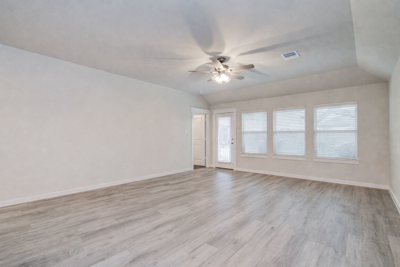 4773 Peony Green Drive Property Photo 15