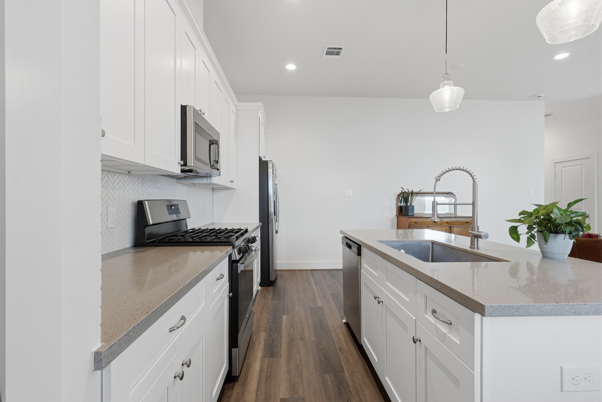 5264 Texas Street Property Photo 8