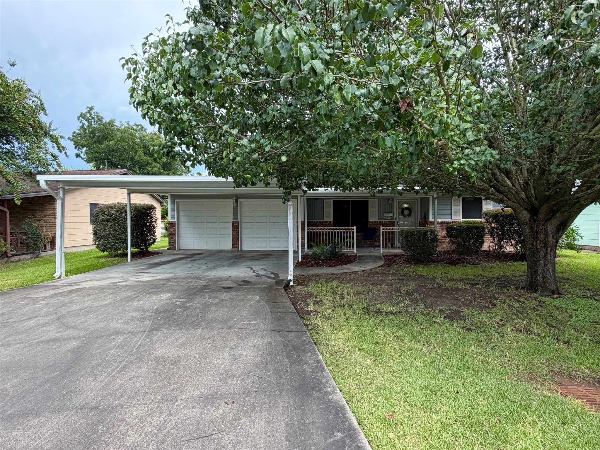 2637 Hampton Lane Property Photo 1