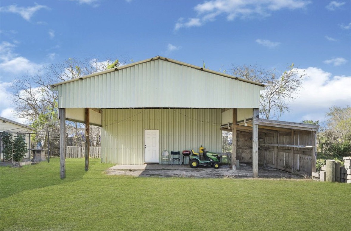 610 12th Street Property Photo 4