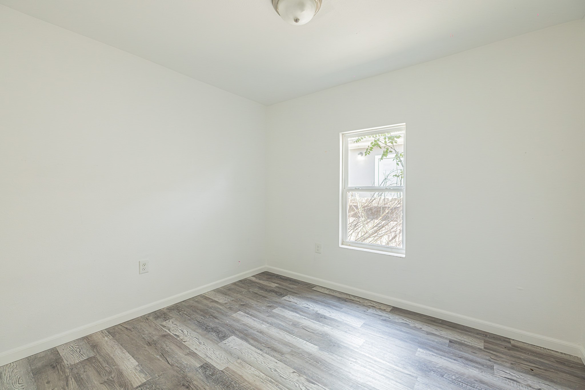 11938 Greenglen Drive Property Photo 12