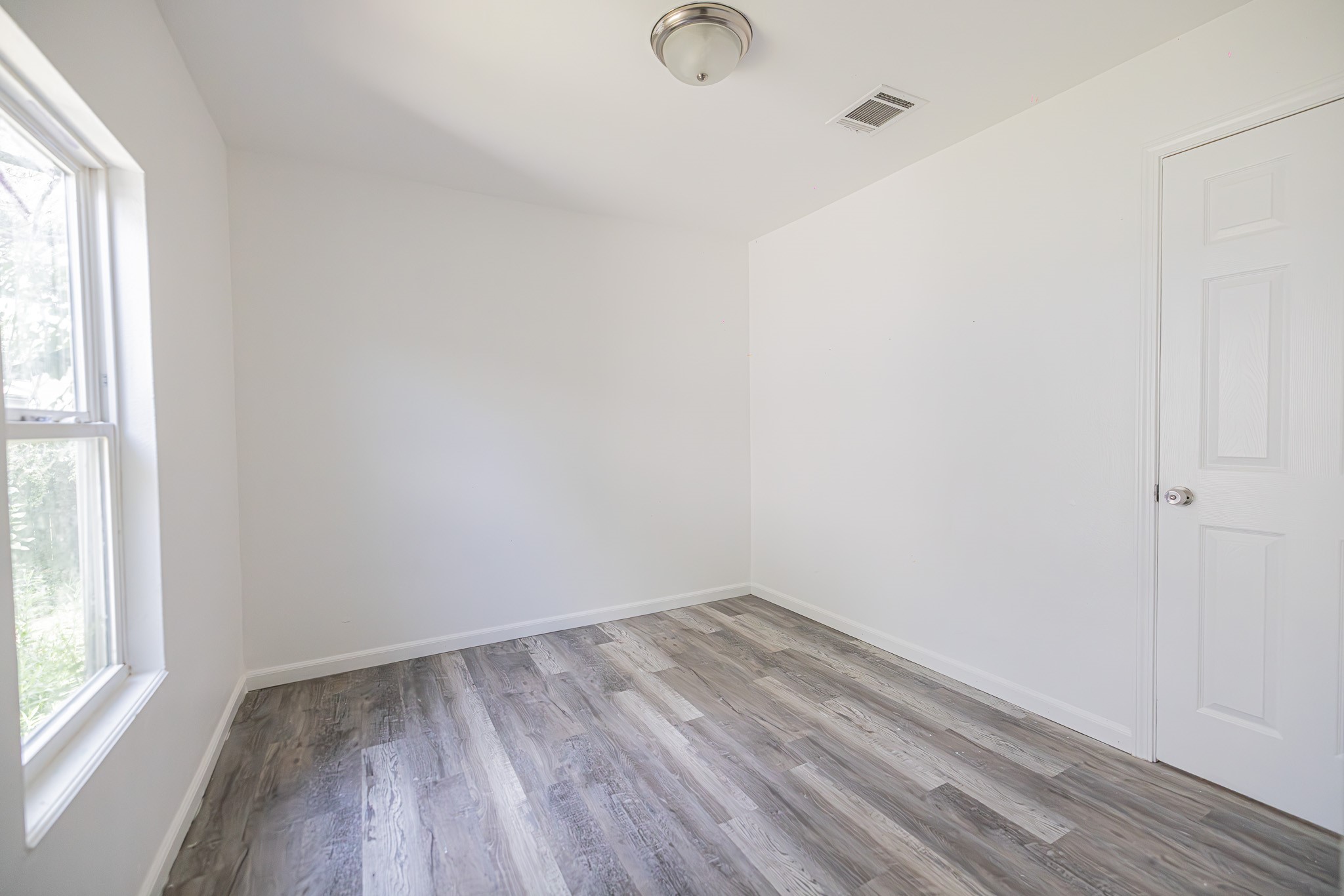 11938 Greenglen Drive Property Photo 18