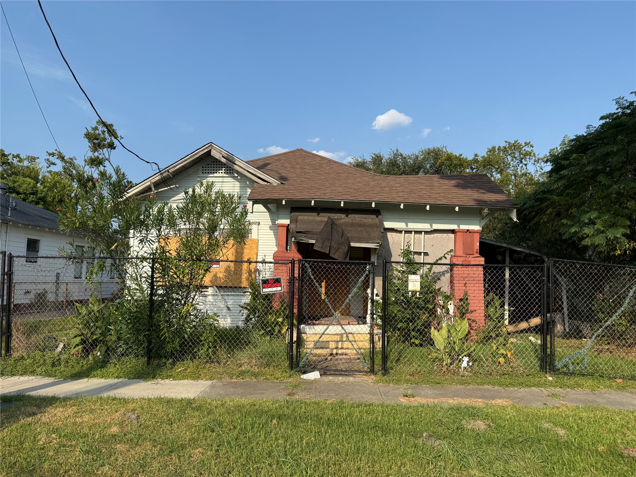 2316 Everett Street Property Photo 1