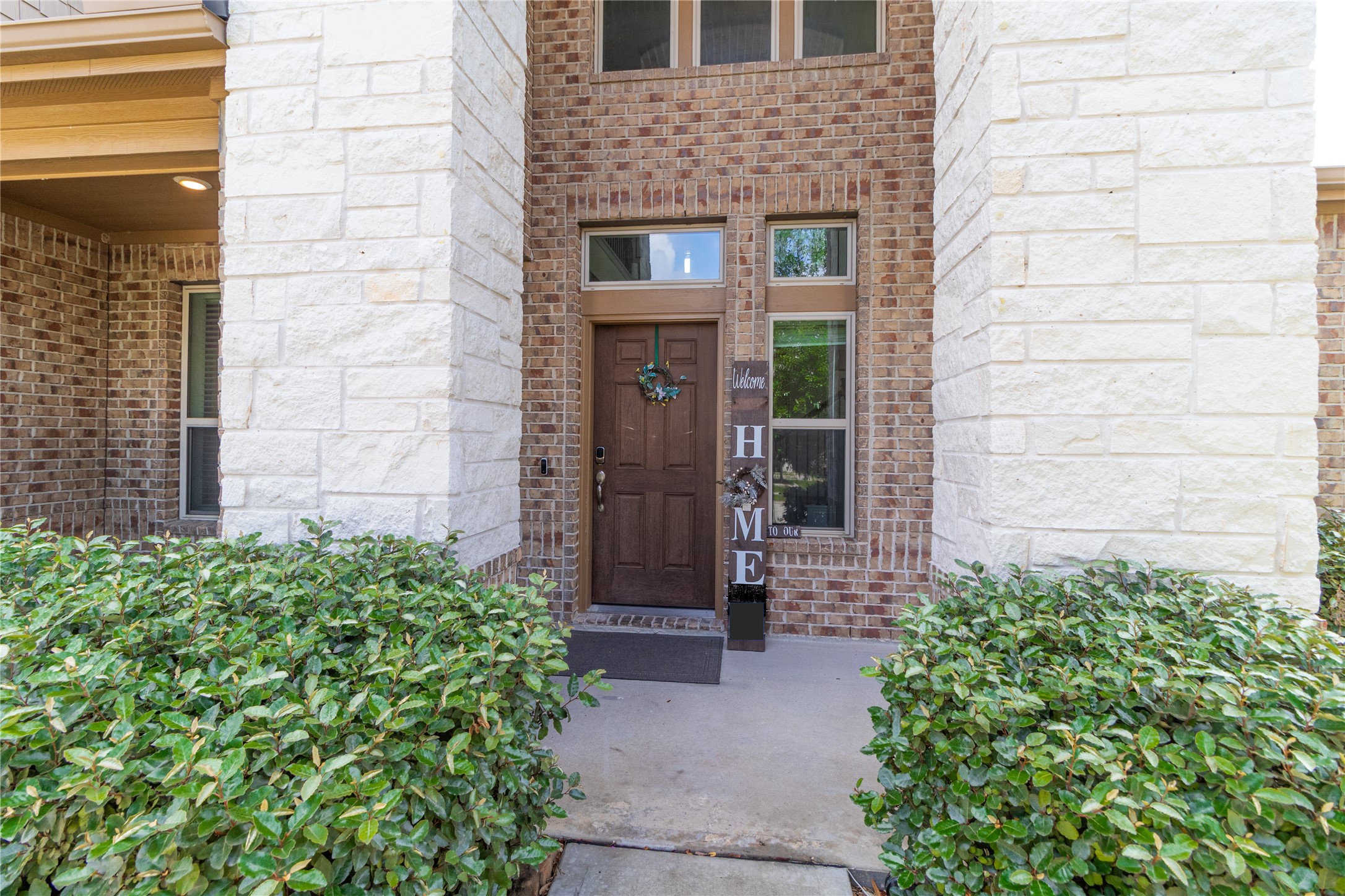 15706 Easton Gate Lane Property Photo 5