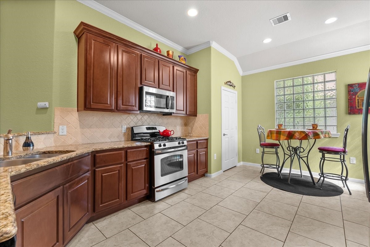 1209 Modena Drive Property Photo 12