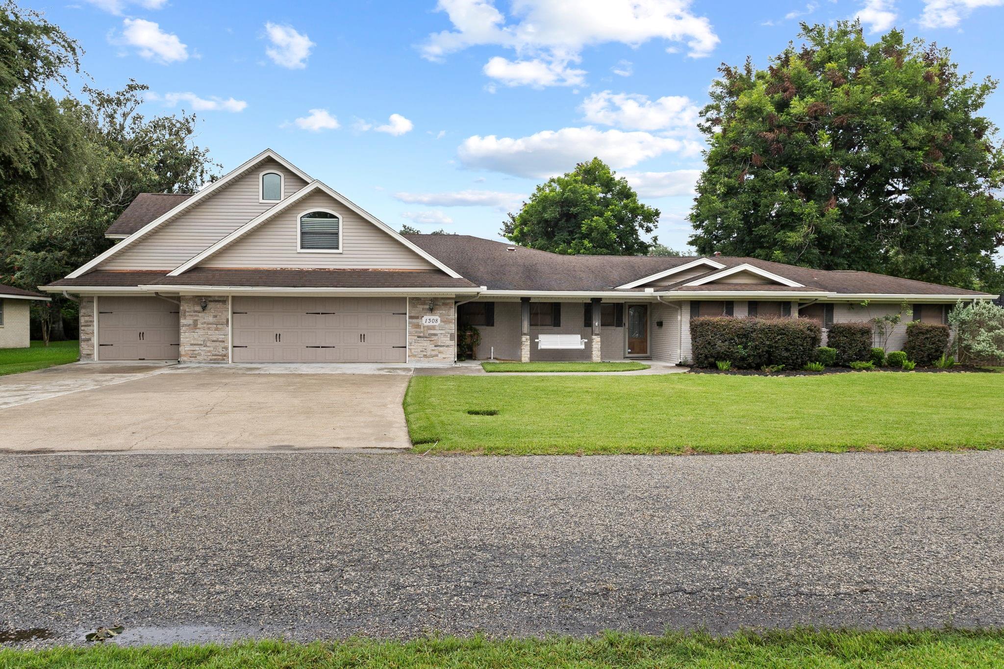 1308 Boyd Avenue, Port Neches Tx 77651 Property Photo 1