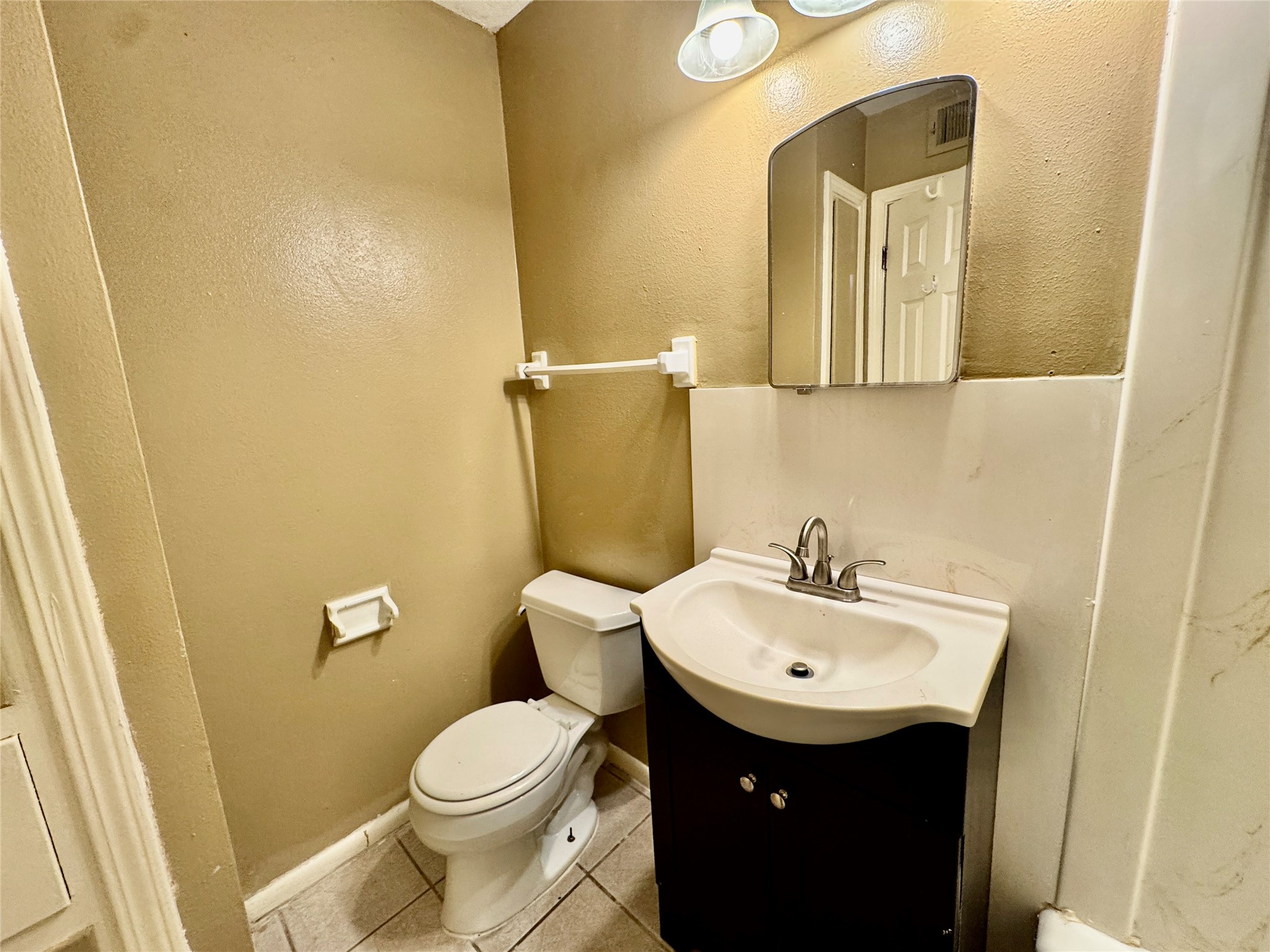 2201 North Grand Boulevard 11 Property Photo 14