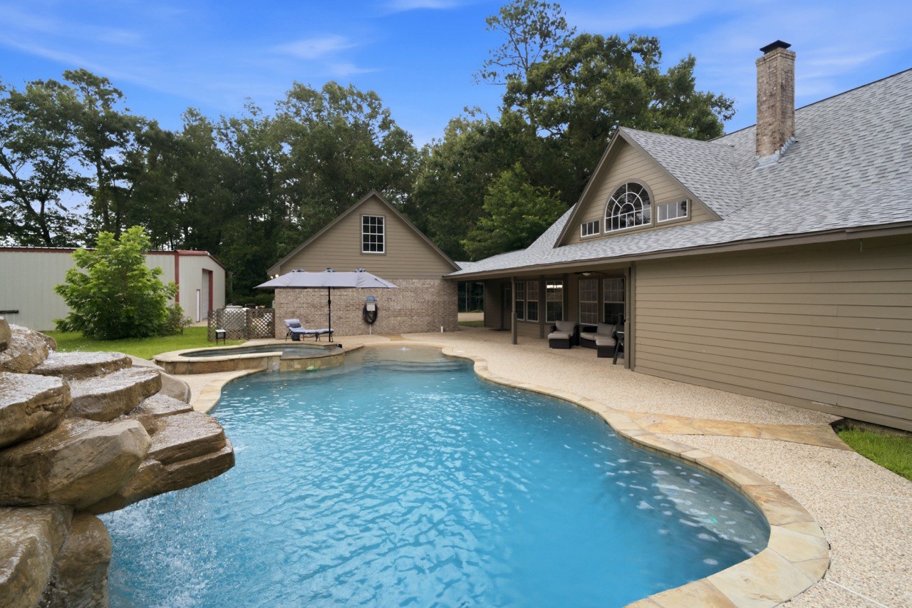 26815 E Fm 2090 Road Property Photo 10