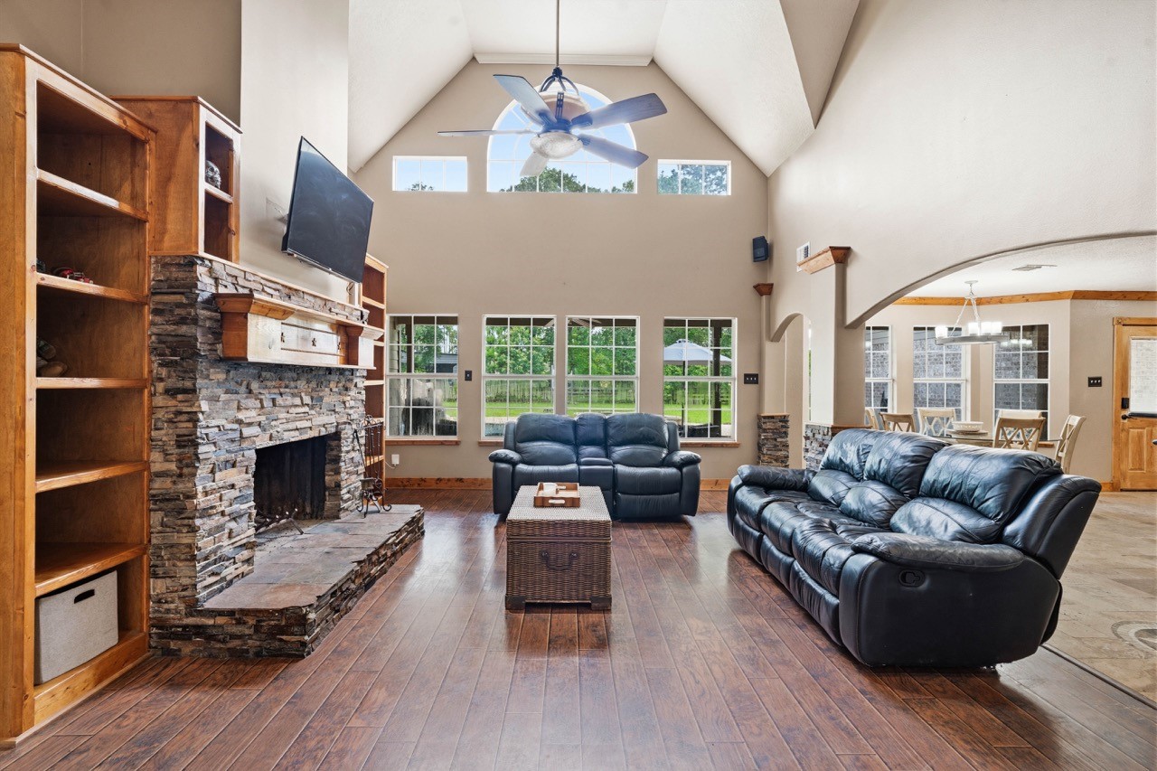 26815 E Fm 2090 Road Property Photo 17