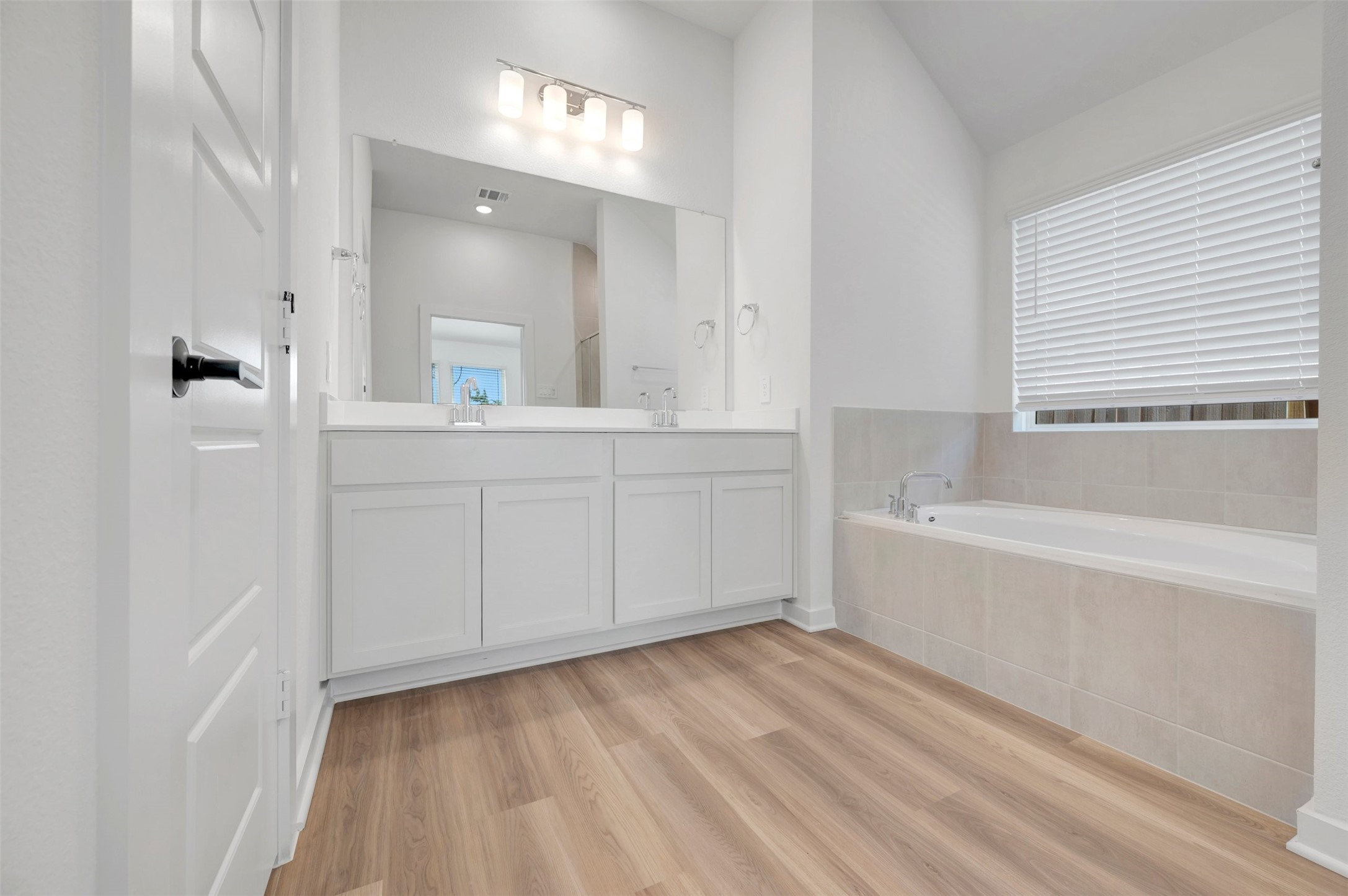 10346 Navarro Path Property Photo 9