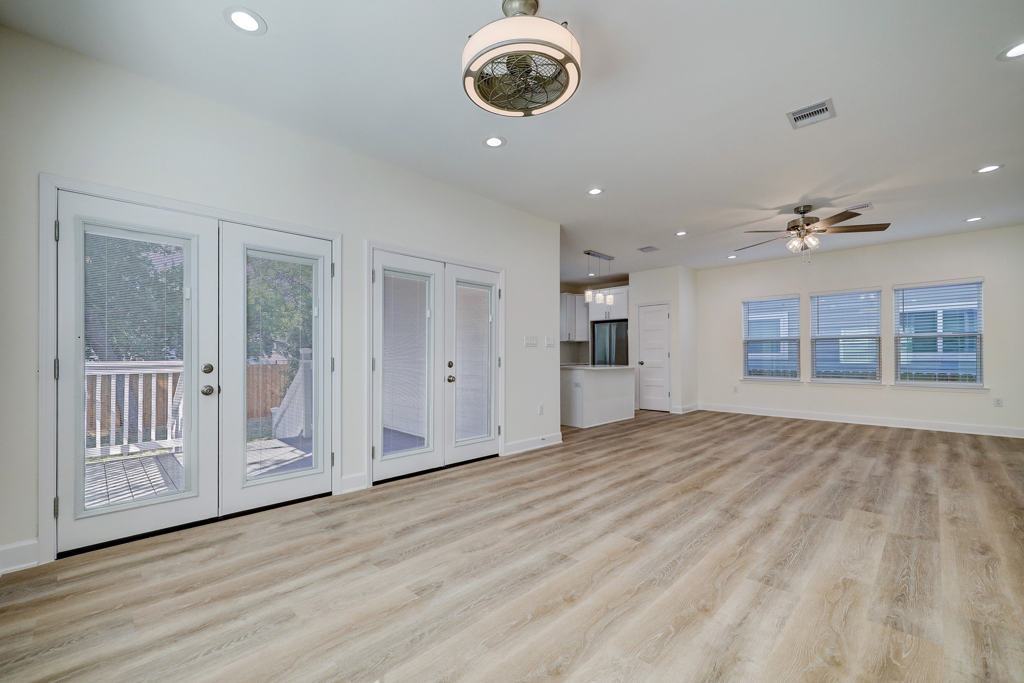 1211 E 32nd Street Property Photo 7