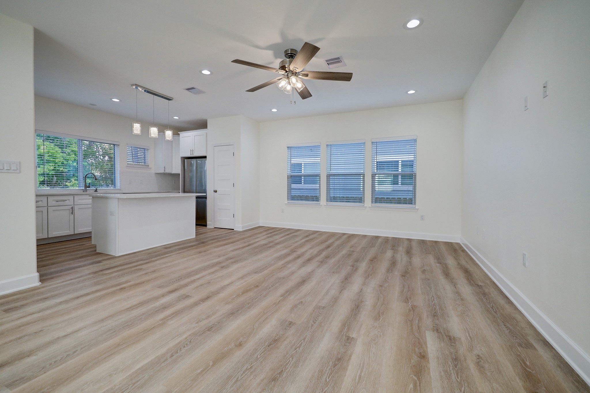 1211 E 32nd Street Property Photo 8