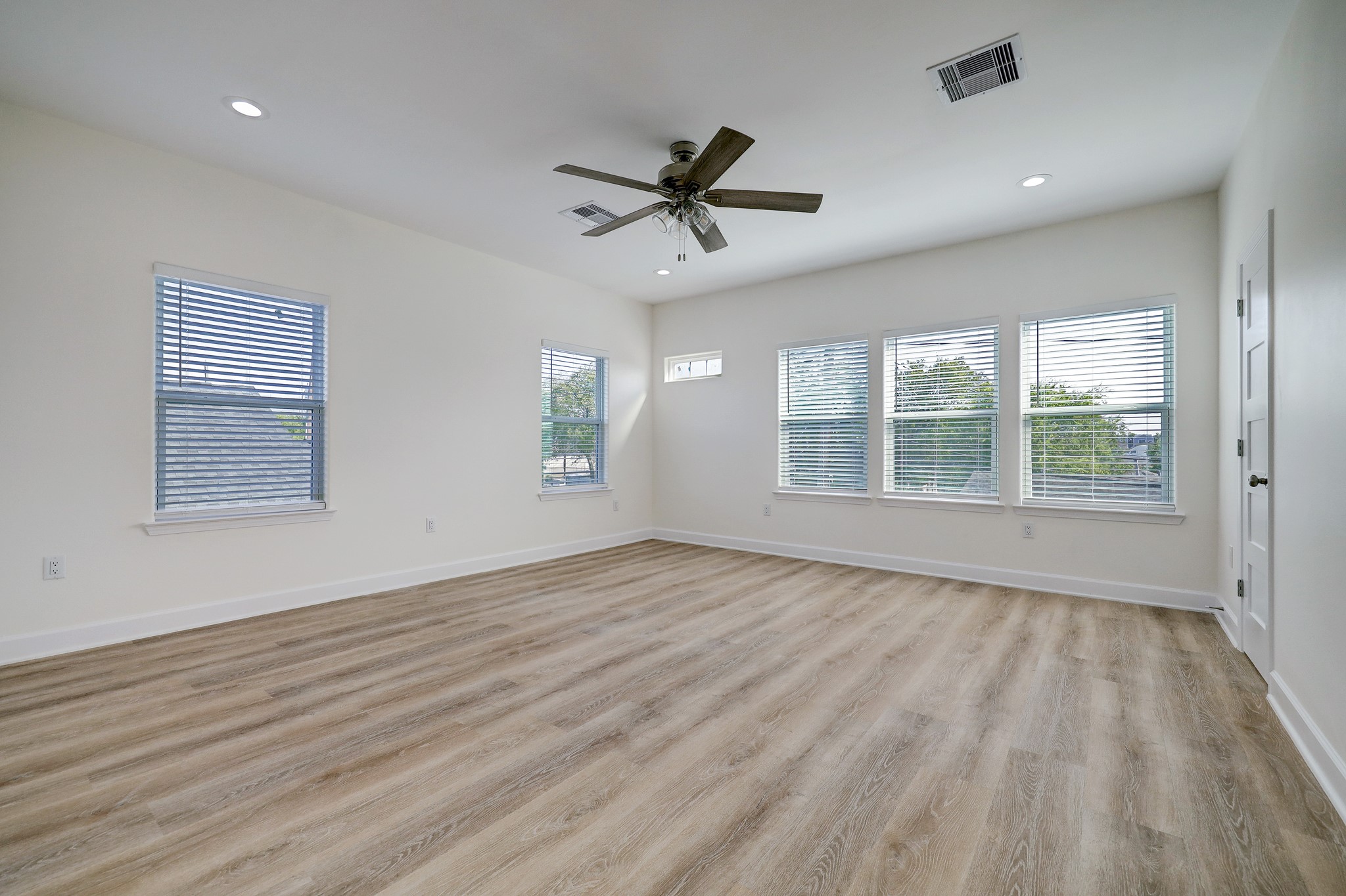 1211 E 32nd Street Property Photo 18