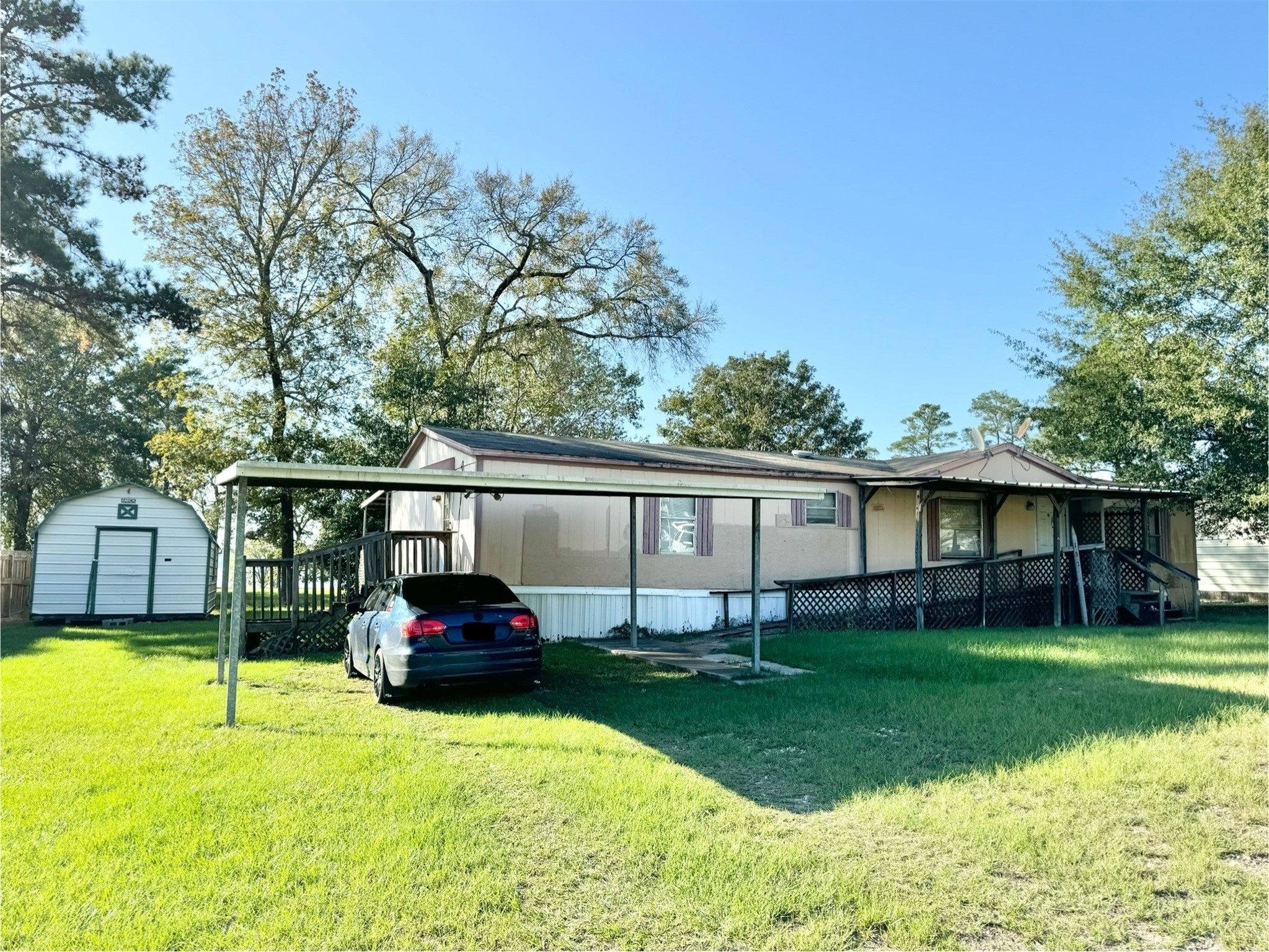 137 Holly Trail Property Photo 1