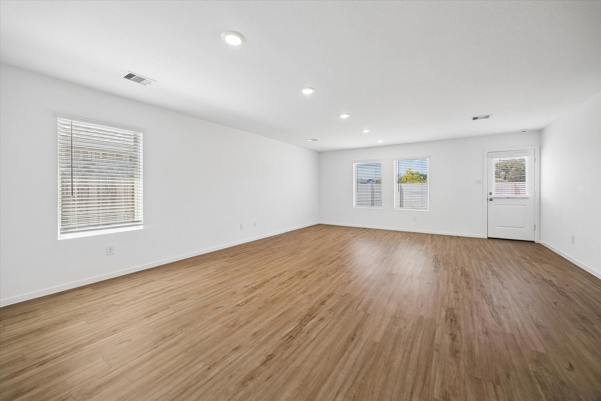 21583 Casavatore Dr Property Photo 6
