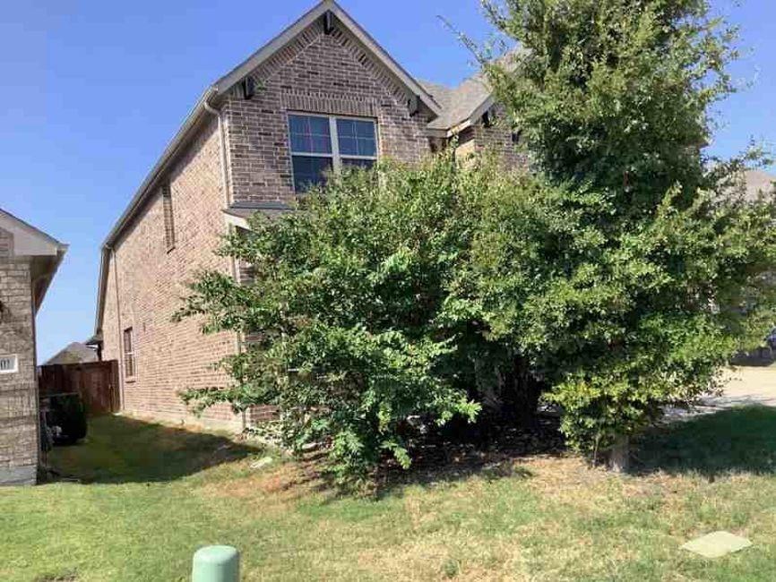 1703 Shortbow Run Property Photo 2