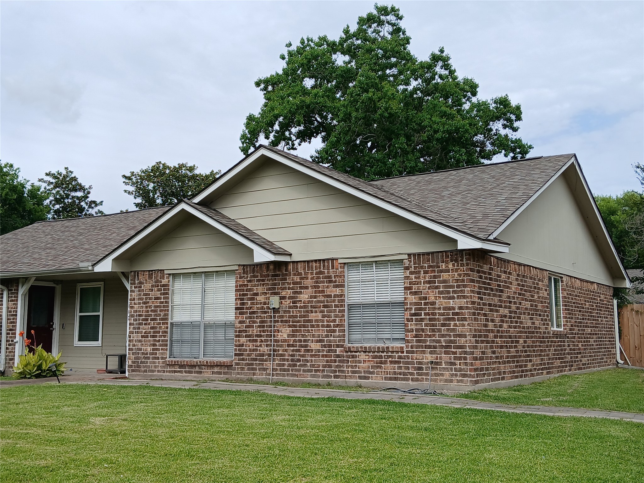 3807 Quiet Place Drive Property Photo 2