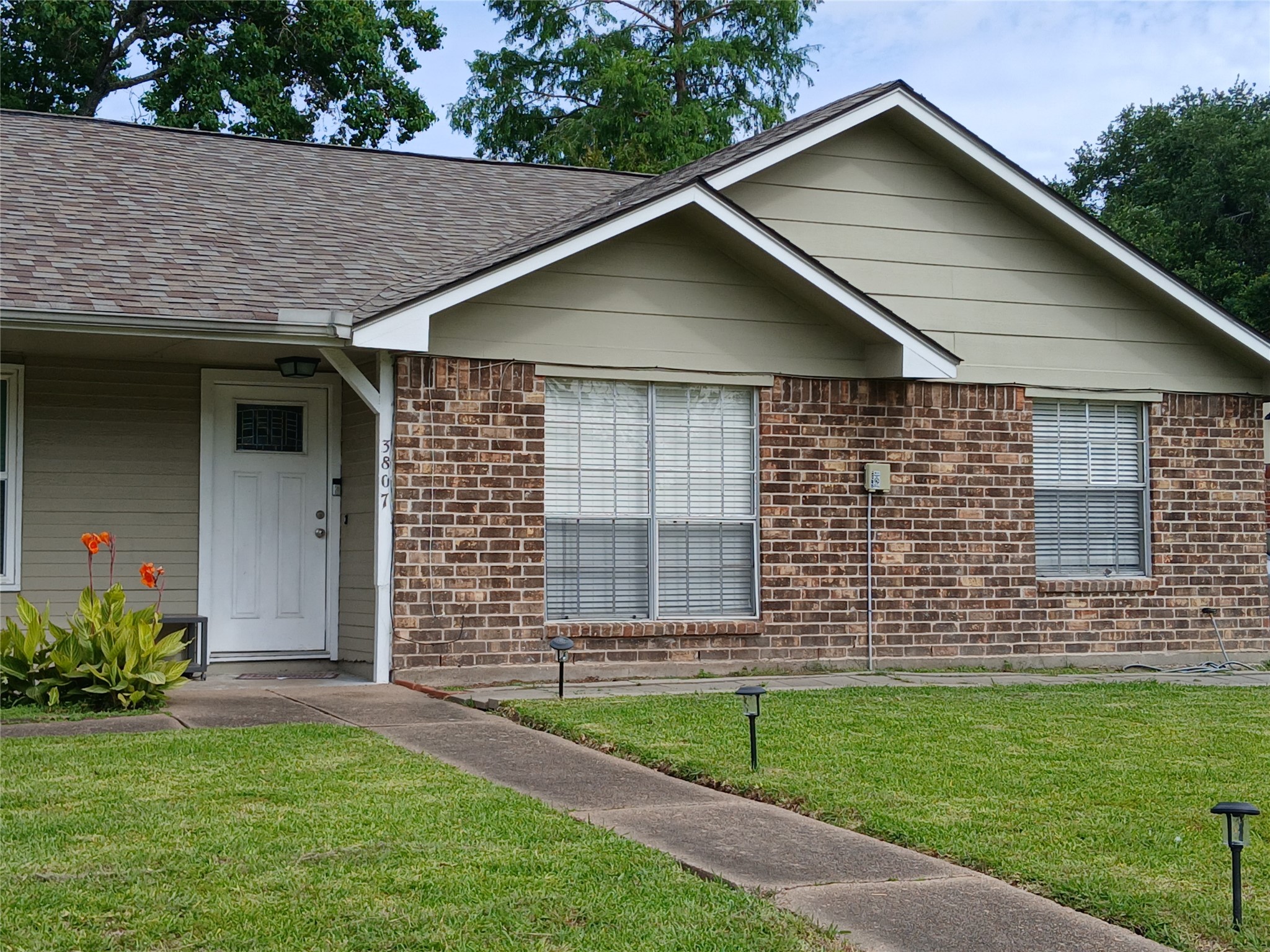 3807 Quiet Place Drive Property Photo 3