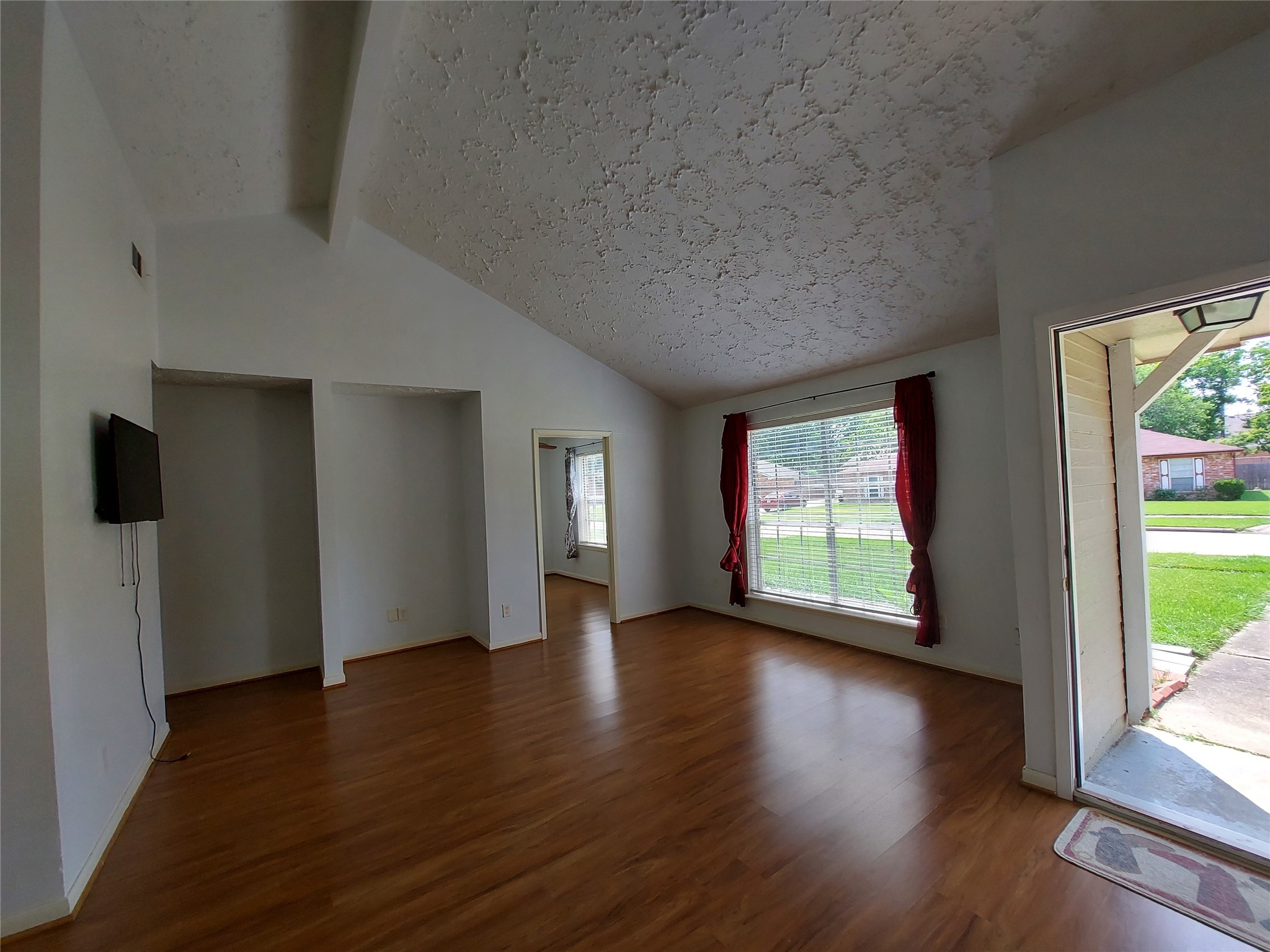 3807 Quiet Place Drive Property Photo 4