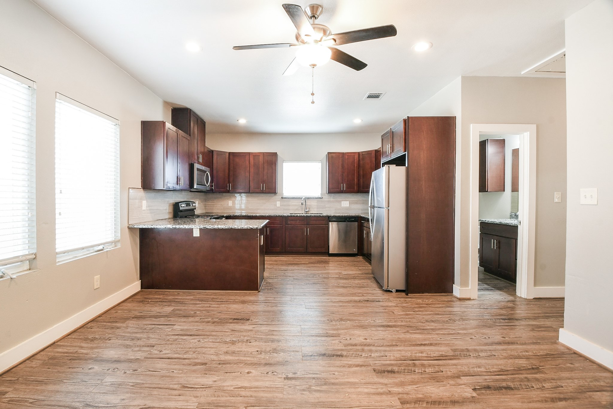3249 Dixie Drive B Property Photo 5