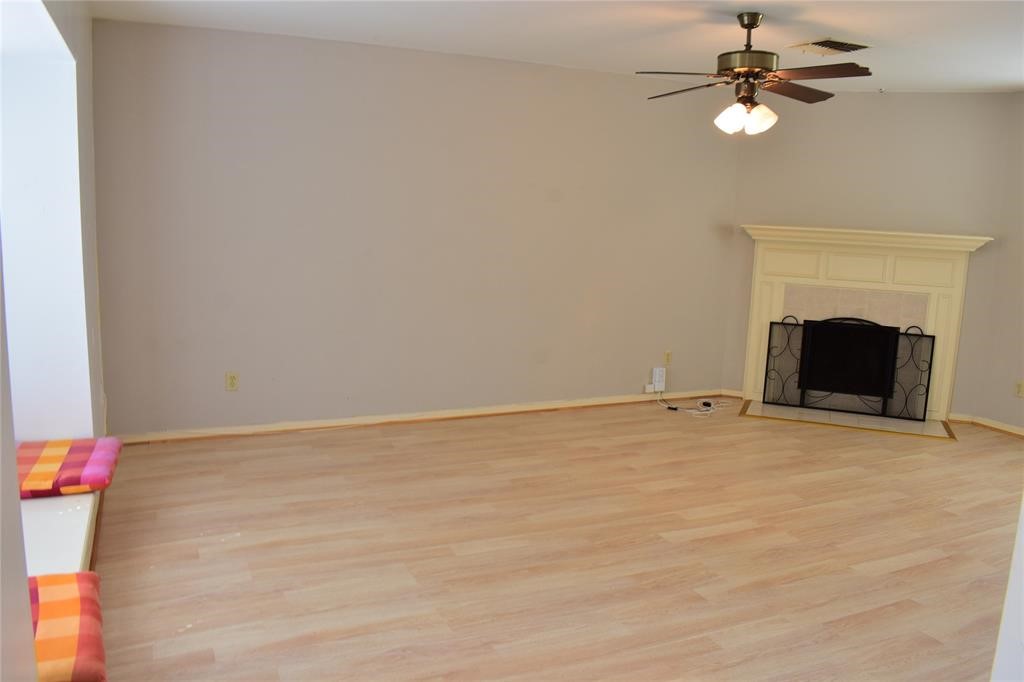814 Knox Street C Property Photo 7
