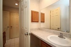 814 Knox Street C Property Photo 25