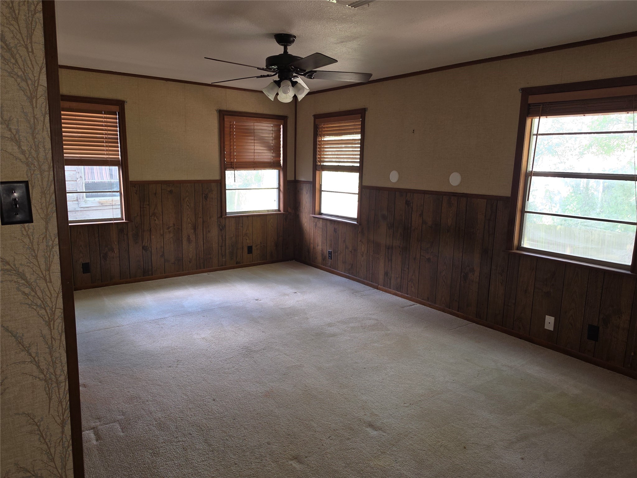 20511 Lake Forest Drive E Property Photo 14